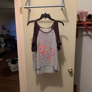 Comfy t shirt with cut out sleeves